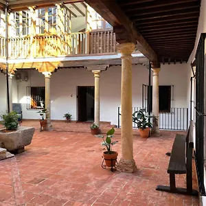 https://apartamentos-patio-de-santa-maria.es-andalucia.com